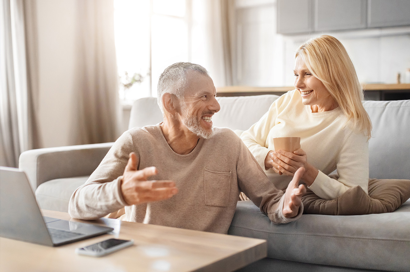 proches-souriants-radiance-mutuelle