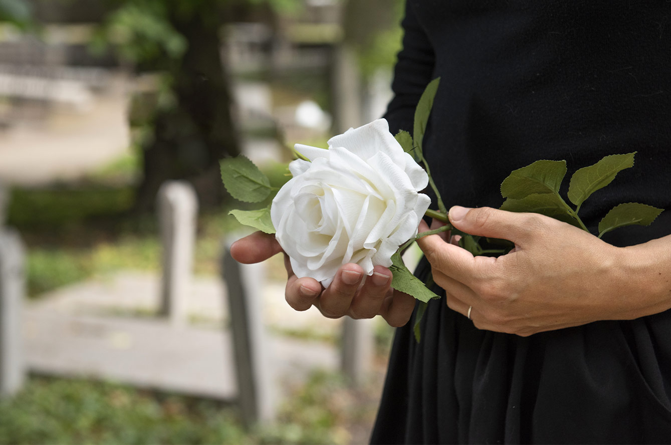 Inhumation ou crémation : comment faire le bon choix ?