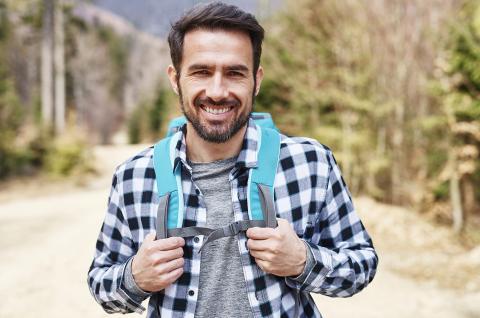 radiance-mutuelle-homme-sourire-rando