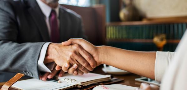 Comment résoudre des conflits par la médiation avant de passer par les tribunaux ?