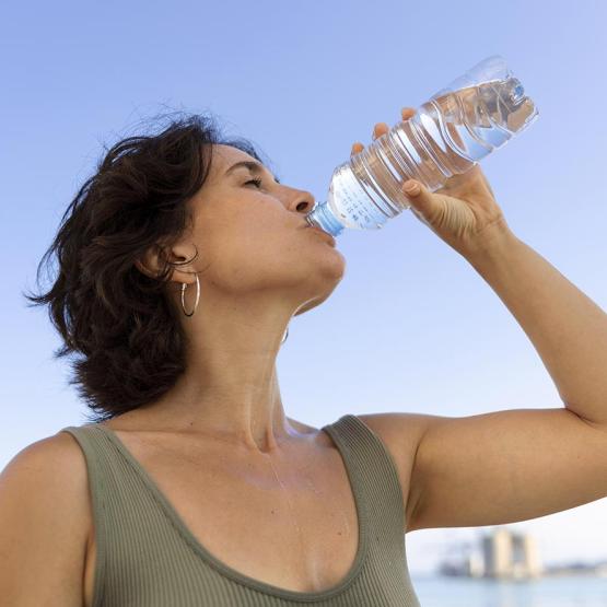 Reconnaître les signes de déshydratation en été